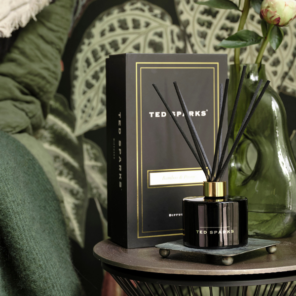 Geurstokjes Ted Sparks – Bamboo & Peony (2 formaten)