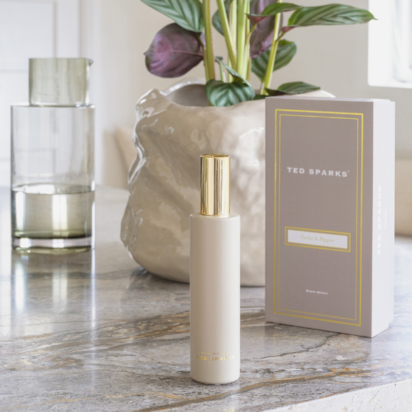 Huisparfum Ted Sparks – Tonka & Pepper (2 formaten)